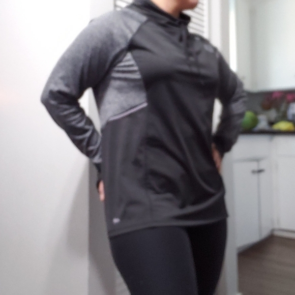 Avia Sweater, Color Black and Gray, SIze L - Picture 5 of 15